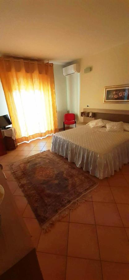 La Via Del Mare Hotel Oristano Buitenkant foto